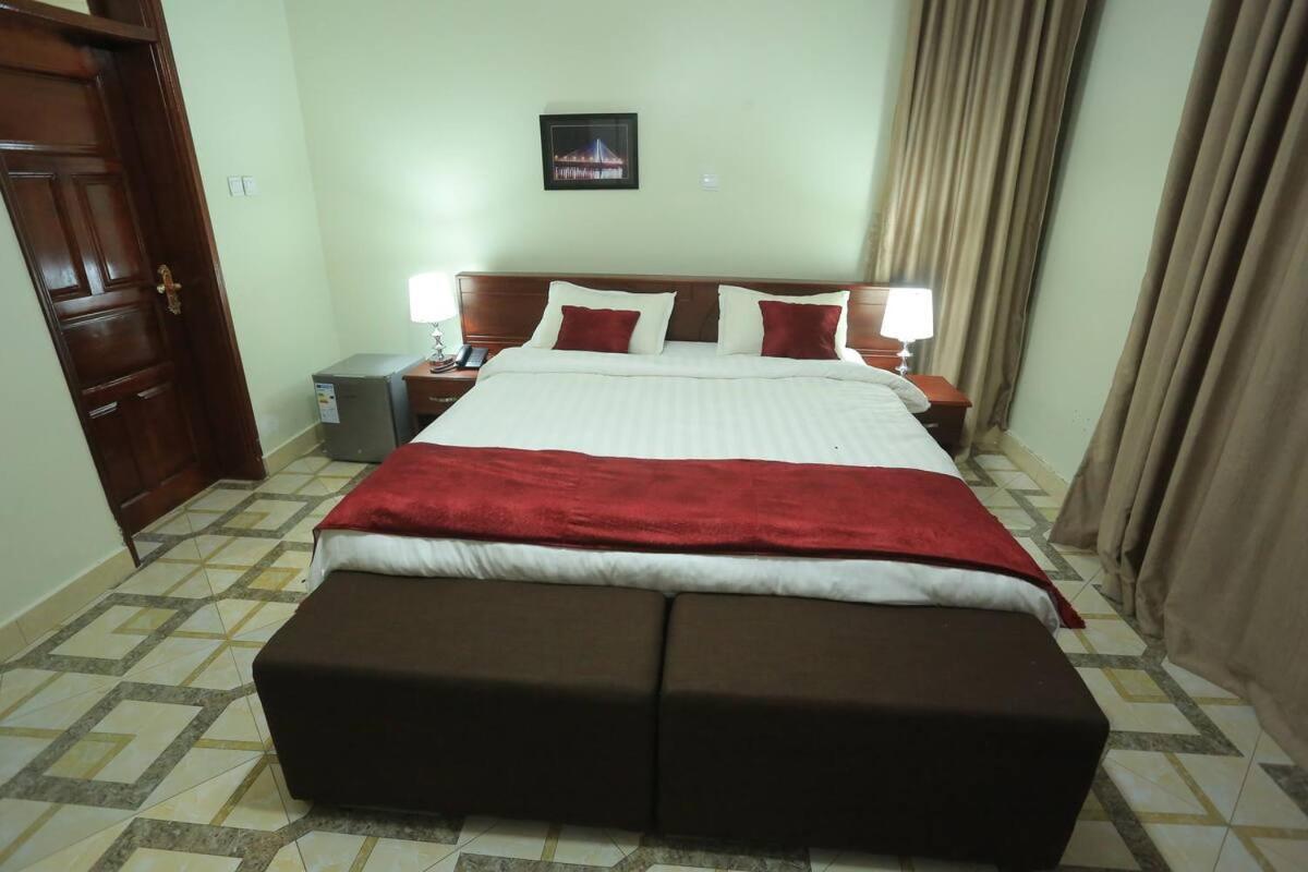 Precious Villas Lubowa Экстерьер фото